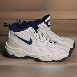 Nike Air Force 1 Low trainers 90s Women's Vintage White Shoes Size 7.5